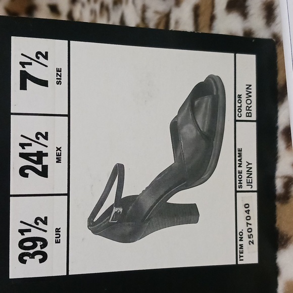 George Peep Toe Ankle Strap Heels 7.5 - Picture 12 of 12